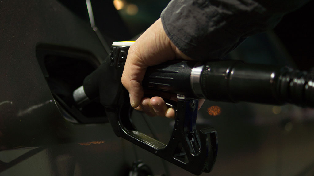 Petrobras anuncia reajuste de 18% na gasolina e 25% no diesel; GLP também fica mais caro