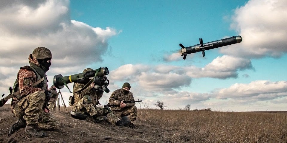 ЗСУ показали, що зробить Javelin з російськими танками з «антиджавеліновим» захистом