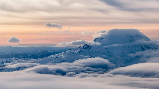 Montanha Acima das Nuvens PC Wallpaper