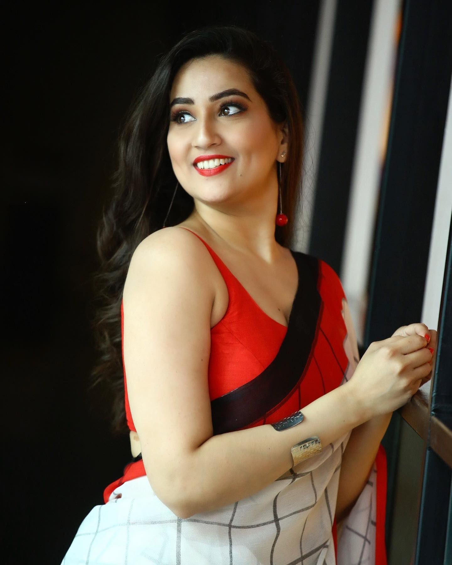 Manjusha  UHD HD Photo