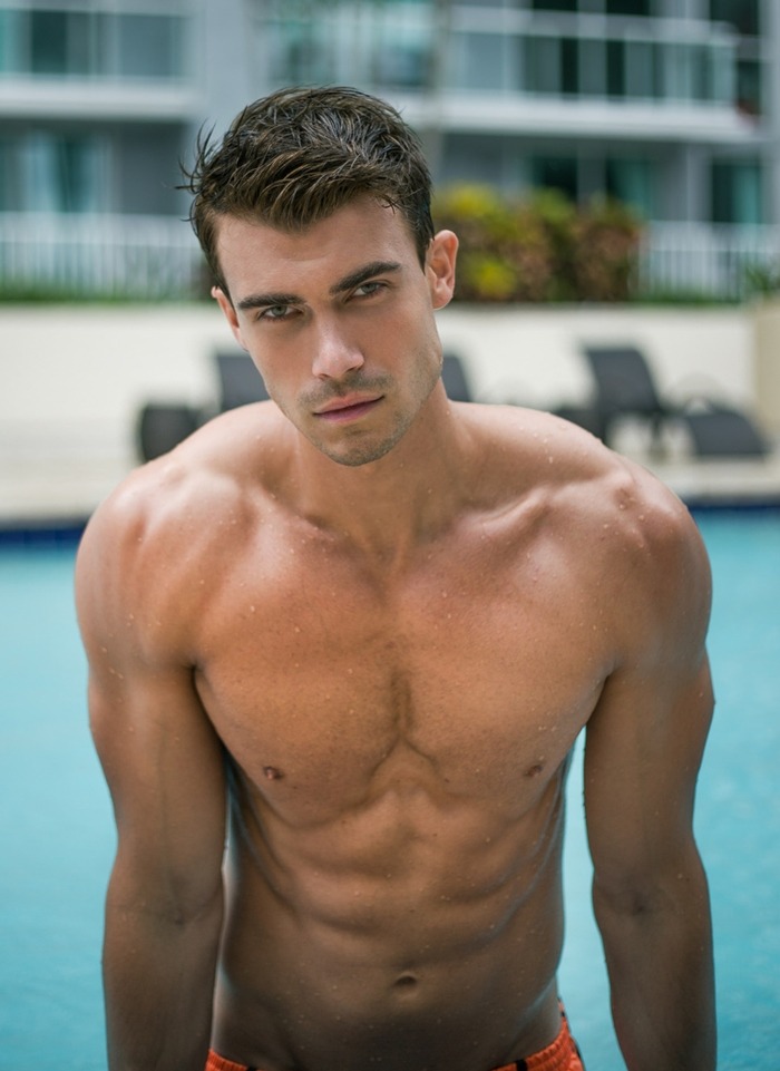 summer-sexy-shirtless-pool-guy