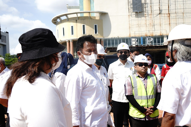 Rudi Didampingi Iamam Bachroni Tinjau Proyek Pelebaran Jalan dan Pembangunan Drainase DAM Baloi