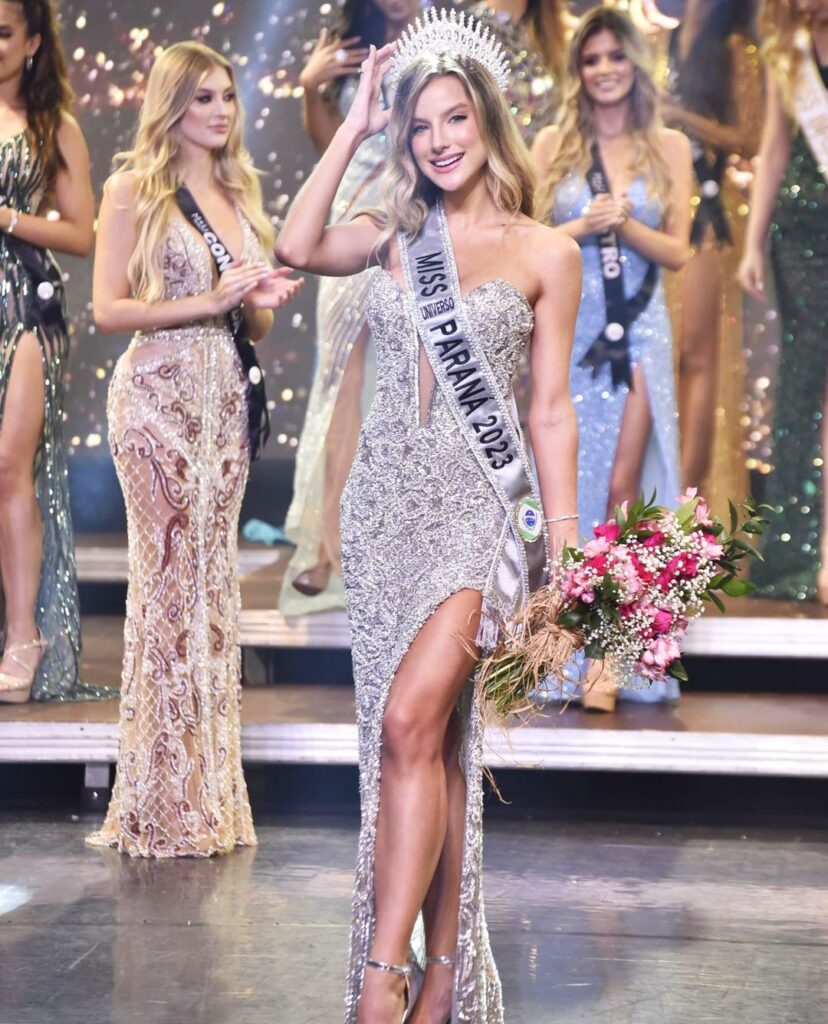 Foi eleita nesse dia 01 de abril Mariana Becker como Miss Universo Paraná