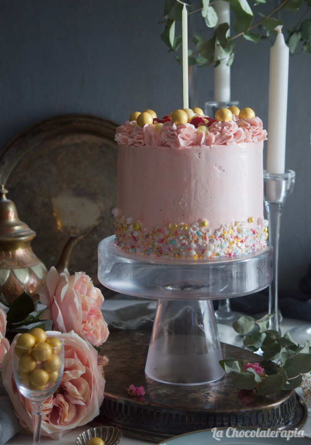 layer-cake-de-limon-y-chocolate-blanco-con-crema-de-frambuesa