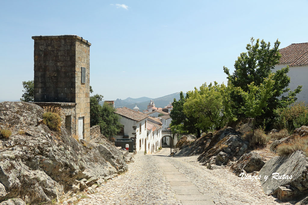 Bajada del castillo a Marvao