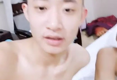 China- 4 em trai live nude