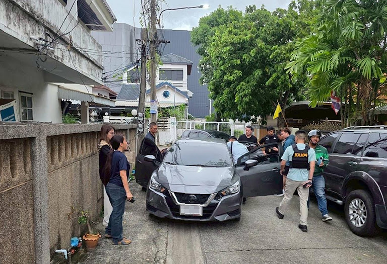 Police swarm Wang Ming’s car, exposing illicit network in globalization’s shadows.