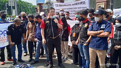 Aksi Damai Puluhan Wartawan dan Advokat LQ Indonesia Lawfirm, Minta Polri Bijak dalam Penerapan UU ITE Terhadap Wartawan