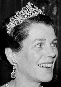 pink topaz tiara sweden queen sophia countess estelle bernadotte