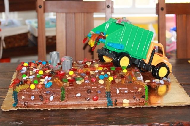 cake with trucks