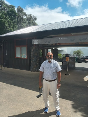 Seafarer/ Blogger/ Traveller Rudolph. A.Furtado at entrance of Auckland zoo.