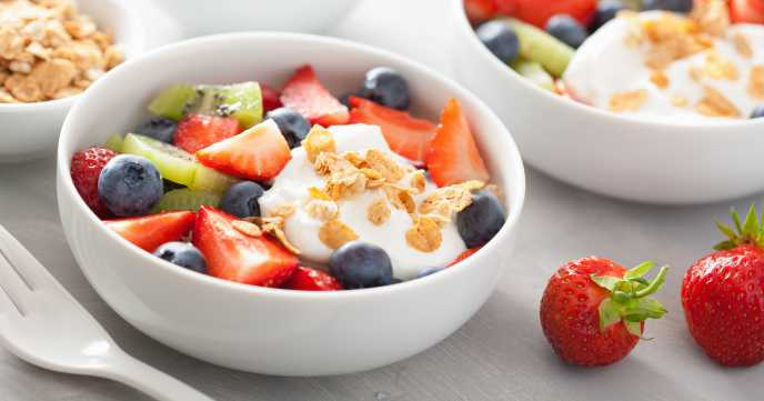 Oatmeal with Yoghurt or Fruits