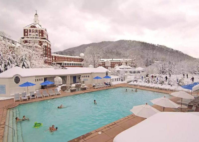 11 Heated Outdoor Pools Ideal for Winter Vacations