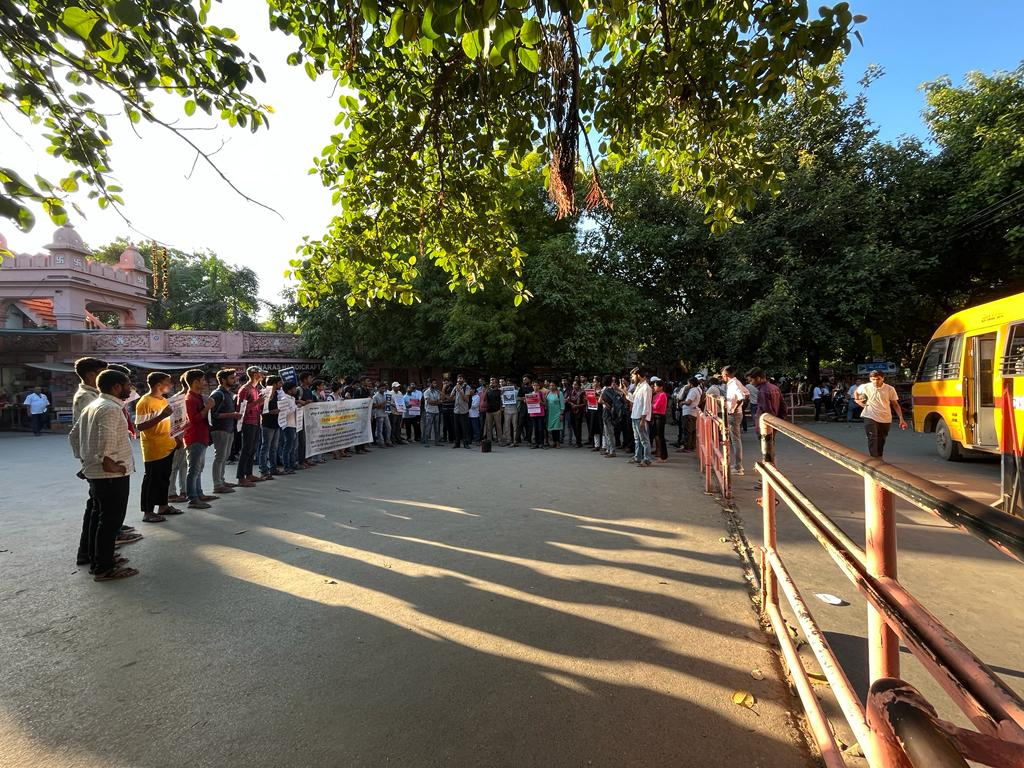 BHU students took to the streets in protest against Manipur violence, marched from VT to Lanka Gate