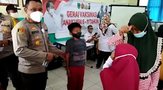 Polsek Tarumajaya Laksanakan Vaksinasi Dosis Pertama Pada Anak Usia 6 - 11 Tahun