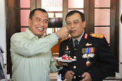  Momen Mesra Kapolda Jateng Disuapi Kue Pangdam IV Diponegoro di HUT TNI