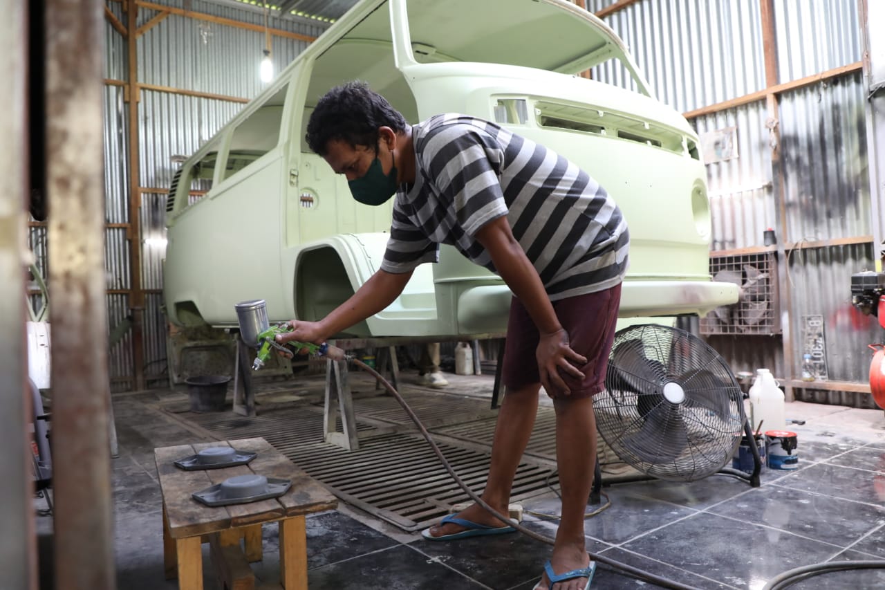 Diunggah Ulang di Lapak Ganjar, Bengkel Restorasi Mobil Klasik ini Makin Terkenal