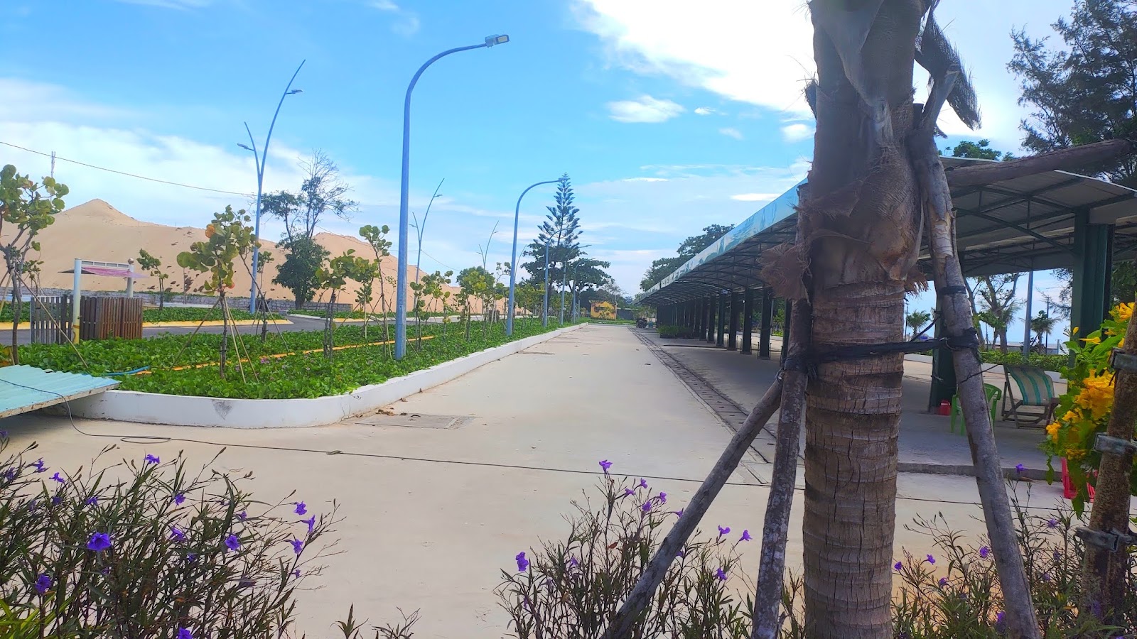 hình ảnh thực tế khu vực bãi xe trong khu Quảng trường biển Hồ Tràm