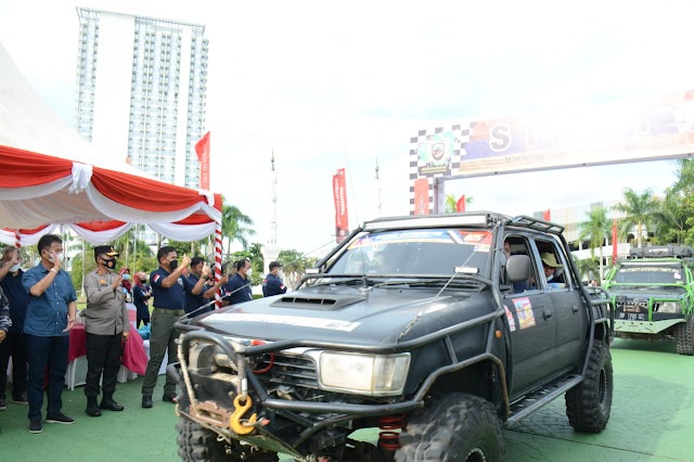 Pembukaan Batam Automotive Adventure Challenge oleh IOF Kota Batam Yang Dihadiri Oleh Kapolda Kepri