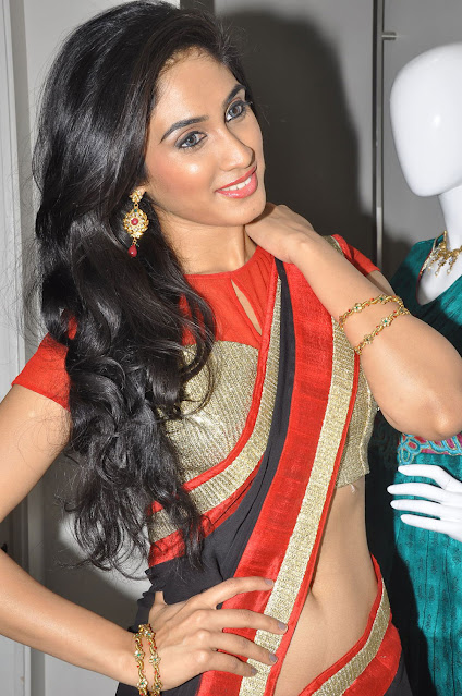 Deepti Sati South Indian Actress Hot Pics in Transparent Half Saree 8