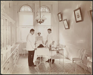 https://commons.wikimedia.org/wiki/File:NY_Foundling_Hospital_-_Operating_Room_-_circa_1899_-_Byron_Company_-_MNY25924.jpg