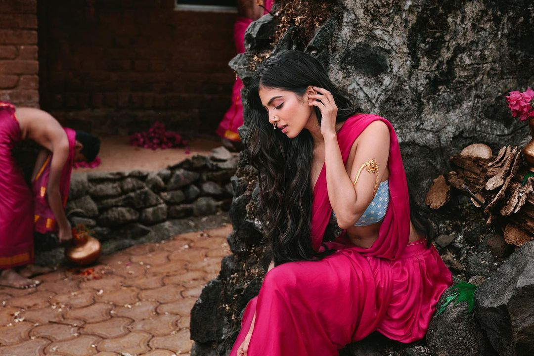 Malavika Mohanan hot photos in apsara dress