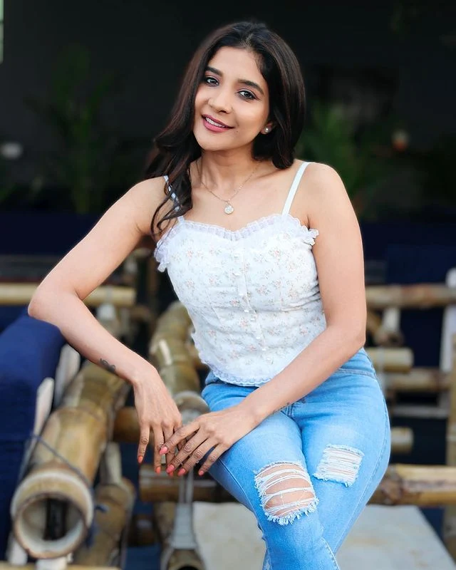 Sakshi Agarwal Pics