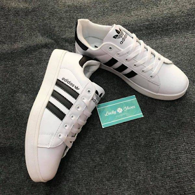 Adidas SuperStar chính là 1 biểu tượng không gì hoàn hảo hơn cho 1 mẫu giày thể thao huyền thoại