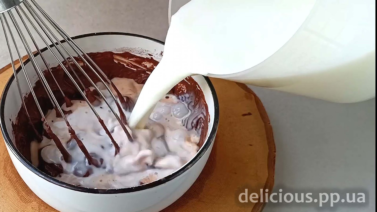 Фото приготовления рецепта: «Идеальный десерт без выпечки — шоколадный Торт - Пудинг за 15 минут» - шаг №2