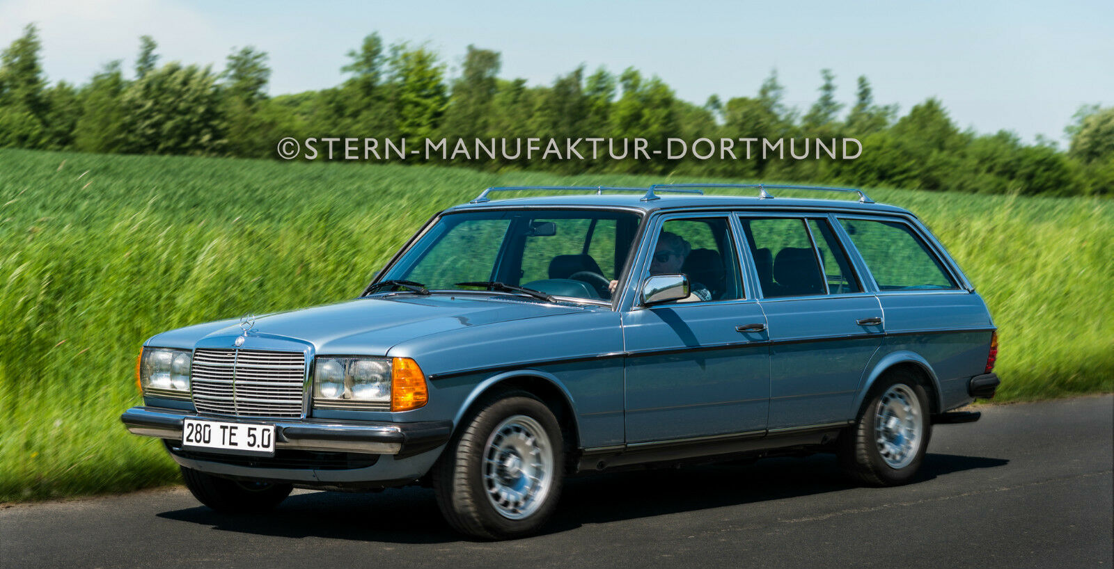 Mercedes-Benz W 123 280 TE mit 5.6 Liter V8-Motor Seitenansicht