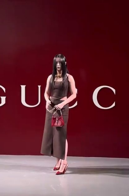 [theqoo] NEWJEANS HANNI AT 2024 MILANO WOMENS WEAR FW GUCCI HOW