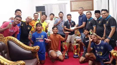 Juara Piala Soeratin U-17 Sumbar, Persikopa Banjir Bonus