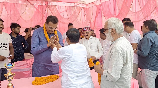 पसई में आनंद क्रिकेट टूर्नामेंट का विजेता बना सुल्ताना टीम, फाइनल में बतौर मुख्य अतिथि शामिल हुए सांसद