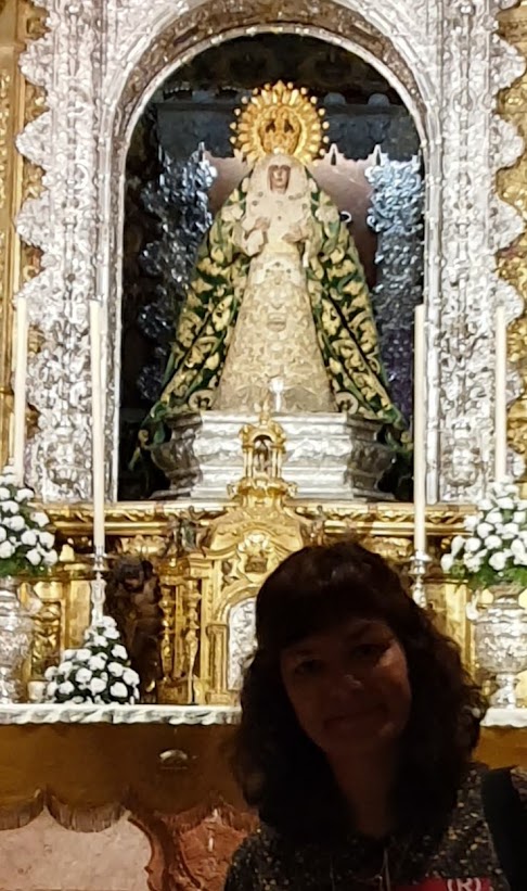 Nuestra Señora de la Esperanza Macarena Coronada