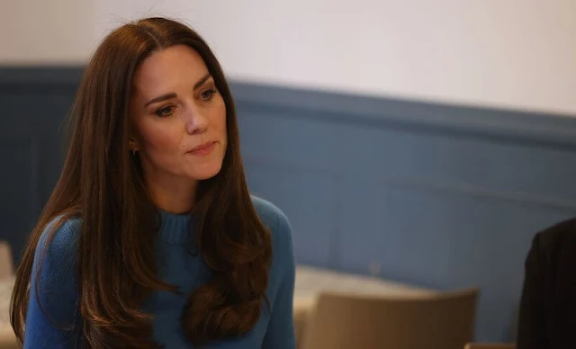 Kate Middleton paid a visit to the Ukrainian Cultural Centre, wearing a jumper in the blue of the country's flag