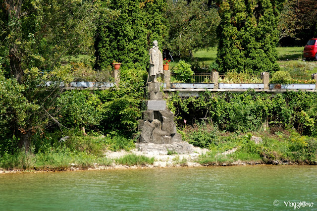 La Statua di Lamartine sul Lago di Bourget