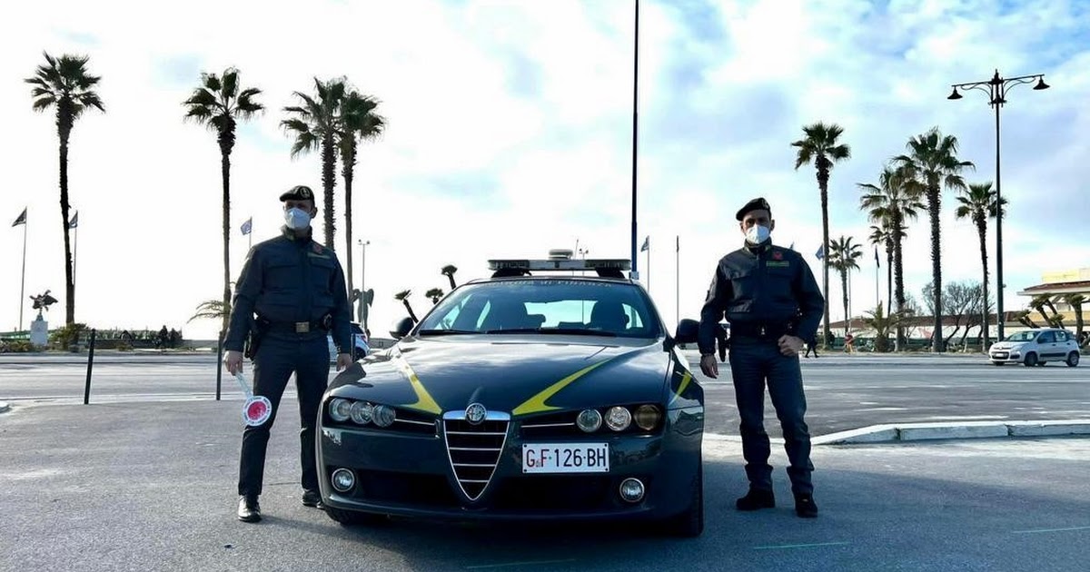 Viareggio : sequestrati beni per un valore di oltre 700.000 euro per evasione I V A