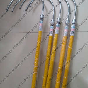 Jual Telescopic Penyelamat Teknisi Listrik Insulated Rescue Hook NGK 36kV