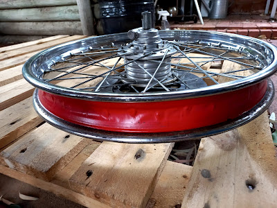 Honda CB500K1 removing rust inside rim