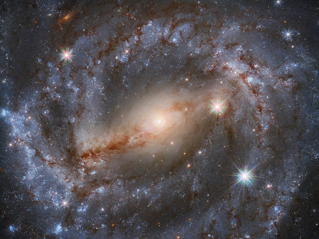 ngc-5643-galaksi-spiral-di-rasi-lupus-serigala-informasi-astronomi