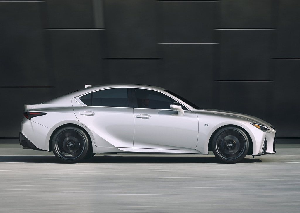 2021 Lexus IS