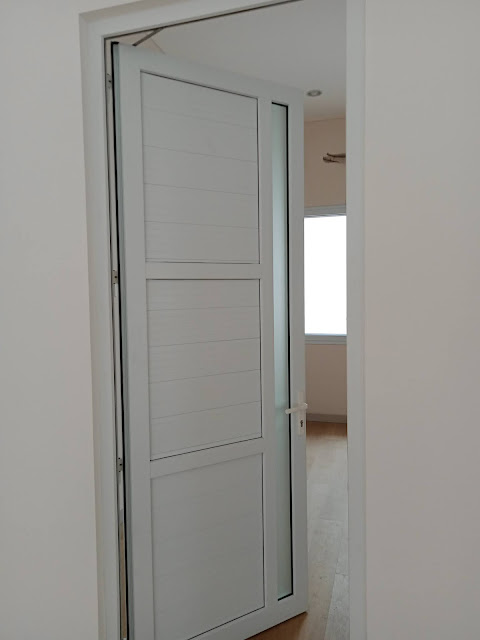 Pintu Swing uPVC Warna Putih