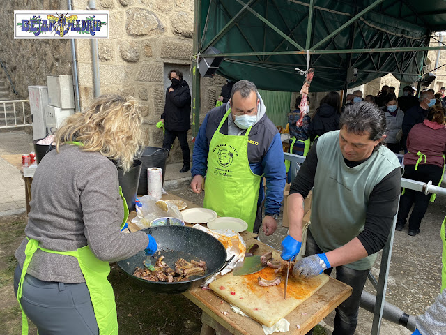 IMÁGENES | Cerca de 2.000 raciones se reparten en la matanza en La Antigua - 12 de marzo de 2022