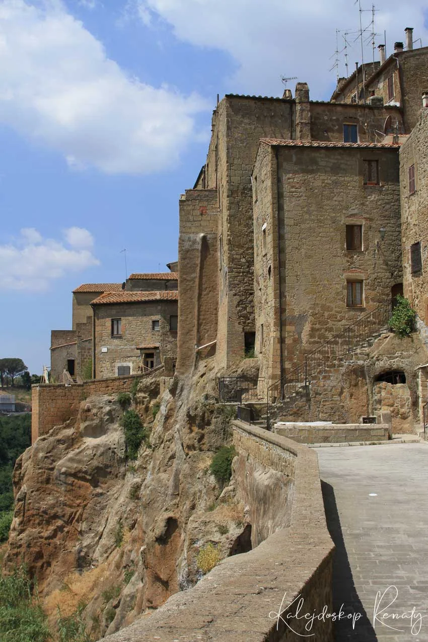 Pitigliano — jak się tam dostać, gdzie się zatrzymać. Najlepsze miejsca do odwiedzenia i najważniejsze rzeczy do zrobienia w Pitigliano!