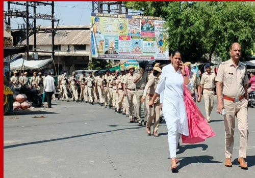 शाहपुरा शहर में पुलिस जवानों ने निकाला फ्लेग मार्च 
