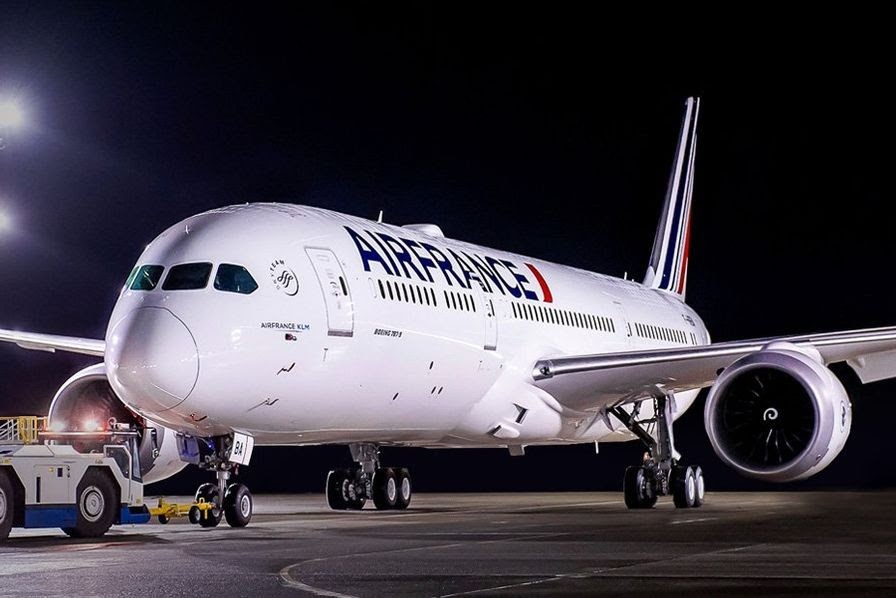 After a heat-related smell in the cabin, an Air France aircraft from Paris to Seattle lands at Iqaluit