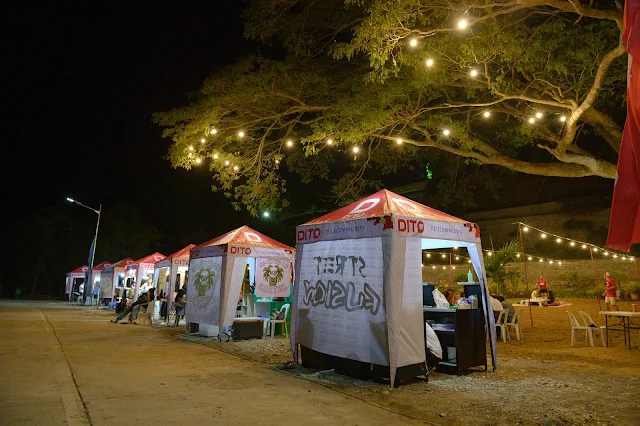 Food stalls at FOOD PARK at Paoay Lake Water Park