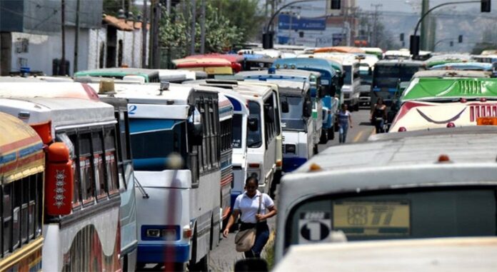 Transportistas le plantearon al gobierno subir el pasaje urbano a 5 bolívares