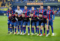 LEVANTE U. D. Temporada 2021-22. Campaña, Aitor Fernández, Óscar Duarte, Carlos Clerc, Marc Pubill, Rubén Vezo. Enes Bardhi, Radoja, Jorge De Frutos, Roger, Melero. VILLARREAL C. F. 5 LEVANTE U. D. 0 Lunes 03/01/2022, 19:00 horas. Campeonato de Liga de 1ª División, jornada 19. Villarreal, Castellón, estadio de La Cerámica