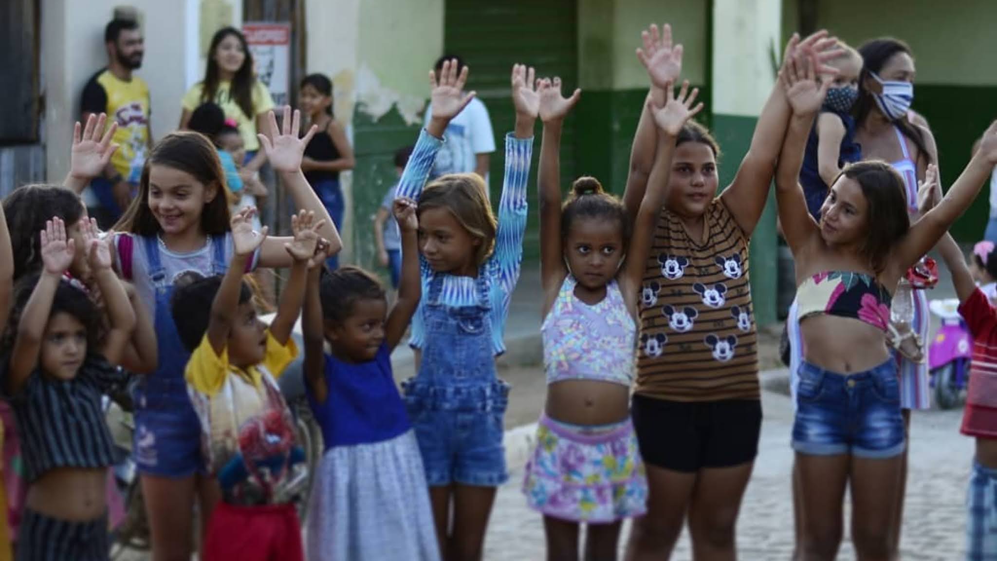 Moradores do Alto do Rio Branco recorrem aos sertanienses para realizar festinha das crianças